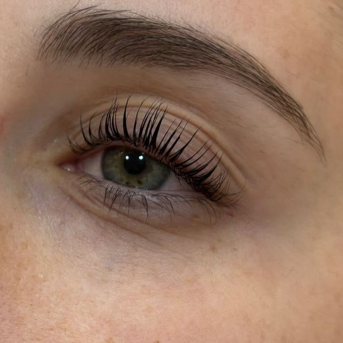 lifting-pestañas-esencia-estetica-montilla