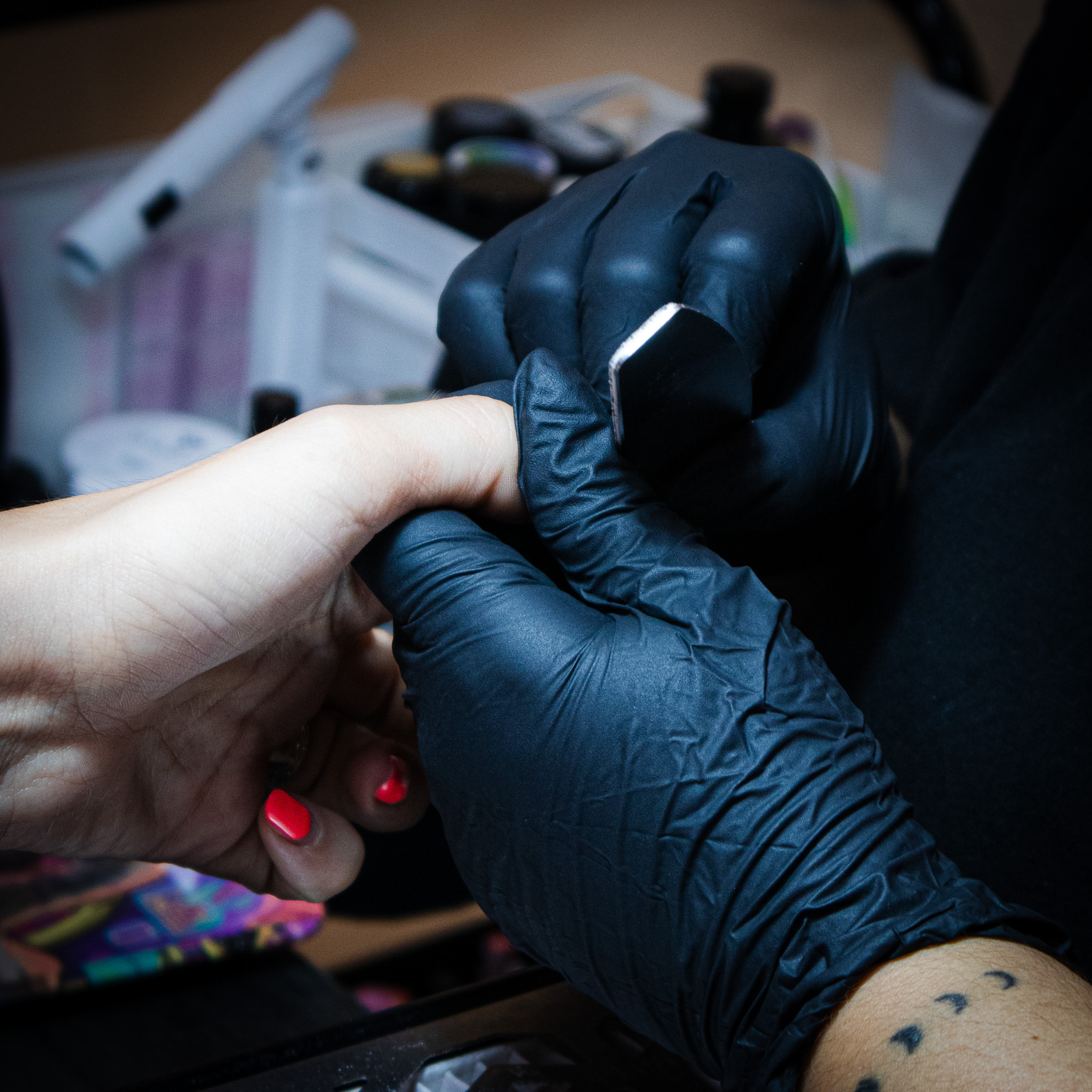 manicura-semipermanente-esencia-estetica manicura-semipermanente-esencia-estetica